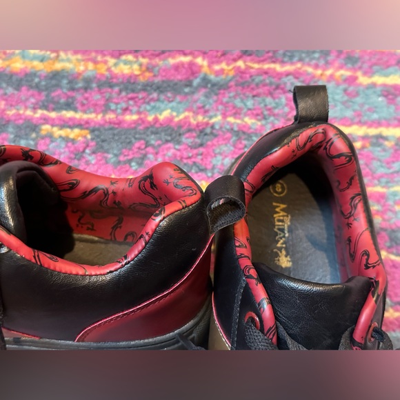 Disney Mulan Sneakers Size 8 - Picture 2 of 4